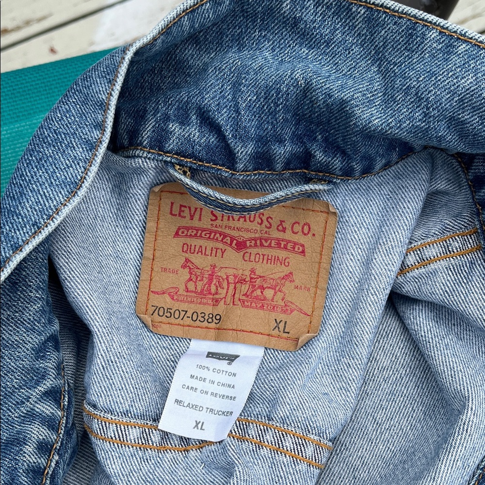 Levi’s relaxed trucker denim jacket xl